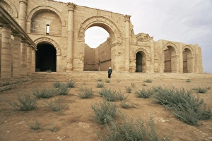 Iraqi Prints: Iwan group