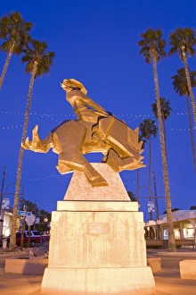Images Dated 18th April 2009: Jack Knife sculpture by Ed Mell, Main Street, Arts District, Scottsdale