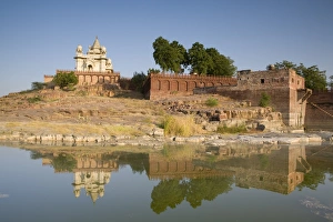 Images Dated 20th November 2007: Jaswant Thada, Jodhpur, Rajasthan, India, Asia