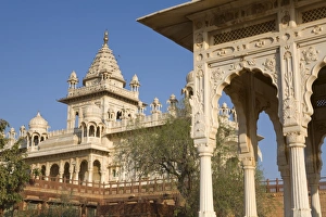 Images Dated 21st November 2007: Jaswant Thada, Jodhpur, Rajasthan, India, Asia