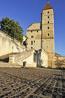 Time Prints: Jaume Plensa's Time Observatory on the Monumental Stairs with Tour d'Armagnac in Auch
