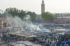 Jemaa El Fna Prints: Jemaa El Fna (Djemaa El Fna), Marrakesh (Marrakech), Morocco, North Africa, Africa