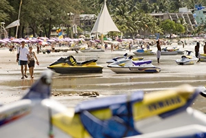 Images Dated 14th October 2006: Jetskis, Patong beach, Phuket, Thailand, Southeast Asia, Asia
