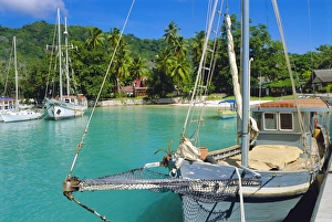 La Digue Prints: Jetty and harbour