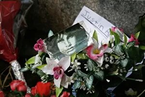 Images Dated 7th October 2007: Jim Morrisons grave at Pere Lachaise cemetery, Paris, France, Europe