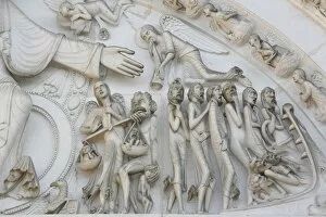 Images Dated 24th December 2007: Detail of the Last Judgment depicted on the tympanum of the Vezelay Basilica