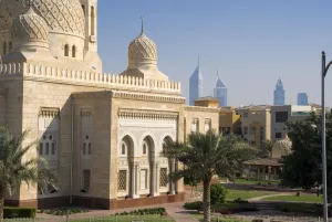 Jumeirah Prints: Jumeirah mosque with skyscrapers in the distance