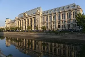 Images Dated 23rd June 2009: Justice Palace, Bucharest, Romania, Europe