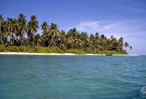 Images Dated 16th July 2009: Kadamat Island, Lakshadweep Islands, India, Indian Ocean, Asia