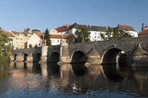 Images Dated 18th August 2009: Kamenny Most, the oldest Gothic stone bridge in the Czech Republic, over the Otava River, Pisek