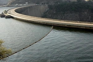 Images Dated 26th August 2010: Kariba Dam, Lake Kariba, Zimbabwe, Africa