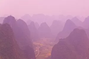 Images Dated 25th October 2005: Karst landscape and haze, Yangshuo, Guangxi Province, China, Asia