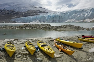 Kayaks, Austdalsbreen Glacier, Styggevatnet Lake, Jostedalsbreen Icecap, Sogn og Fjordane, Norway, Scandinavia, Europe Kayaks, Austdalsbreen Glacier, Styggevatnet Lake, Jostedalsbreen Icecap, Sogn og Fjordane, Norway, Scandinavia, Europe