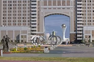Images Dated 9th September 2009: Kaz Munai Gas Building, Astana, Kazakhstan, Central Asia, Asia