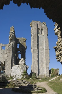Images Dated 10th September 2009: The Keep, 11th century Corfe Castle, built by order of William the Conquerer