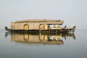 Kettuvallum (houseboat) on lagoon in backwaters, Kumarakom, Kerala, India, Asia