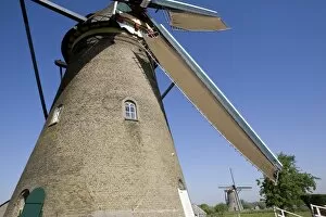 Images Dated 9th May 2008: Kinderdijk windmills, Holland, Europe