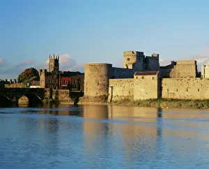 Munster Gallery: King Johns Castle and the River Shannon