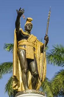 King Kamehameha statue in front of Aliiolani Hale (Hawaii State Supreme Court), Honolulu