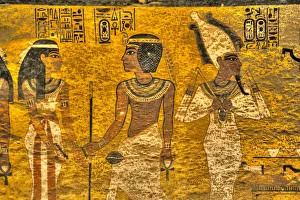 Creativity Prints: King Tut in centre, Tomb of Tutankhamun, KV62, Valley of the Kings
