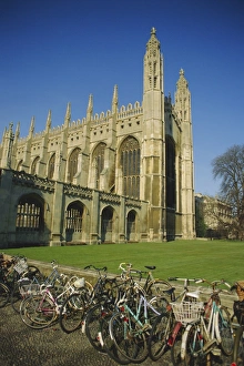 Lawn Prints: Kings College with bicycles in the foreground, Cambridge, Cambridgeshire, England, UK