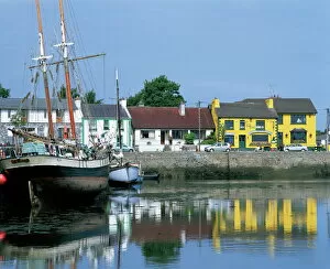 Images Dated 7th August 2008: Kinvara, Galway Bay