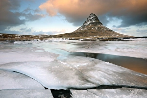 Kirkjufell (Church Mountain) in winter, near Grundafjordur, Snaefellsnes Peninsula