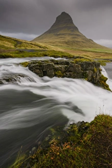 Landscapes Collection: Kirkjufellsfoss in autumn on the Snaefellsness Peninsula, Iceland, Polar Regions