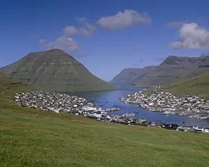 Images Dated 21st September 2009: Klaksvik town and harbour with Kunoy island on the left, Bordoy Island (Nordoyar)