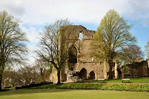 Fortification Gallery: Knaresborough Castle Grounds, Knaresborough, North Yorkshire, England