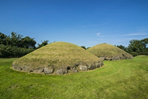 Knowth, neolithic passage grave, UNESCO World Heritage Site, prehistoric Bru na Boinne