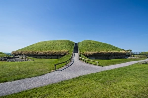 Knowth, Neolithic passage grave, UNESCO World Heritage Site, prehistoric Bru na Boinne