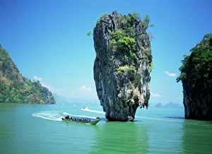 Images Dated 20th January 2000: Ko Tapu (James Bond Island)