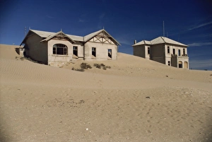 Images Dated 27th November 2007: Kolmanskop near Luderitz, Namibia, Africa