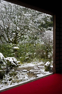 Covering Prints: Koto-in Temple garden in snow, Kyoto, Japan, Asia