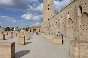 Images Dated 5th May 2007: The Koutoubia minaret in the heart of the old medina next to a mosque of the same name