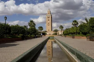 Images Dated 5th May 2007: The Koutoubia minaret in the heart of the old medina next to a mosque of the same name