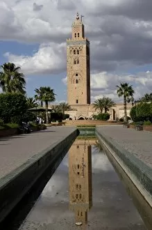 Images Dated 5th May 2007: The Koutoubia minaret in the heart of the old medina next to a mosque of the same name