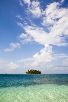 Images Dated 17th January 2008: Kuanidup Grande, Comarca de Kuna Yala, San Blas Islands, Panama, Central America