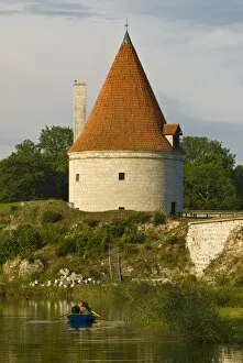 Images Dated 5th August 2006: Kuressaare Castle at the Saaremaa Island, Estonia, Baltic States, Europe