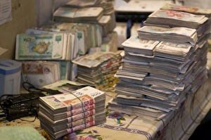 Images Dated 27th August 2009: Kyrgysh bills, Osh, Kyrgyzstan, Central Asia, Asia