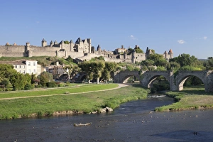 La Cite, medieval fortress city, bridge over River Aude, Carcassonne, UNESCO World Heritage Site