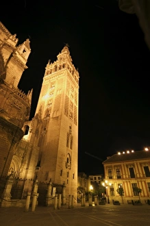 La Giralda at night