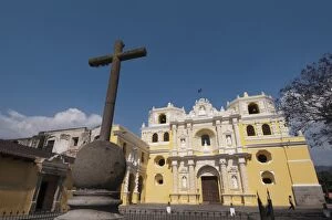 Images Dated 25th March 2009: La Merced church, Antigua, UNESCO World Heritage Site, Guatemala, Central America