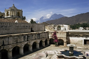 Images Dated 17th January 2000: La Merced church and monastery