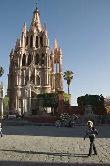 Images Dated 18th April 2008: La Parroquia, church notable for its fantastic Neo-Gothic exterior, San Miguel de Allende