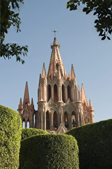 Images Dated 18th April 2008: La Parroquia, church notable for its fantastic Neo-Gothic exterior, San Miguel de Allende