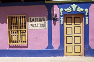 Los Roques Prints: La Plaza pizza pub