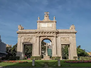 Sculptures Prints: La Puerta del Mar (Gateway to the Sea), Valencia, Spain, Europe