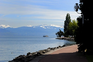 Images Dated 30th January 2000: Lac Leman (Lake Geneva) looking from Quai Baron de Blonay